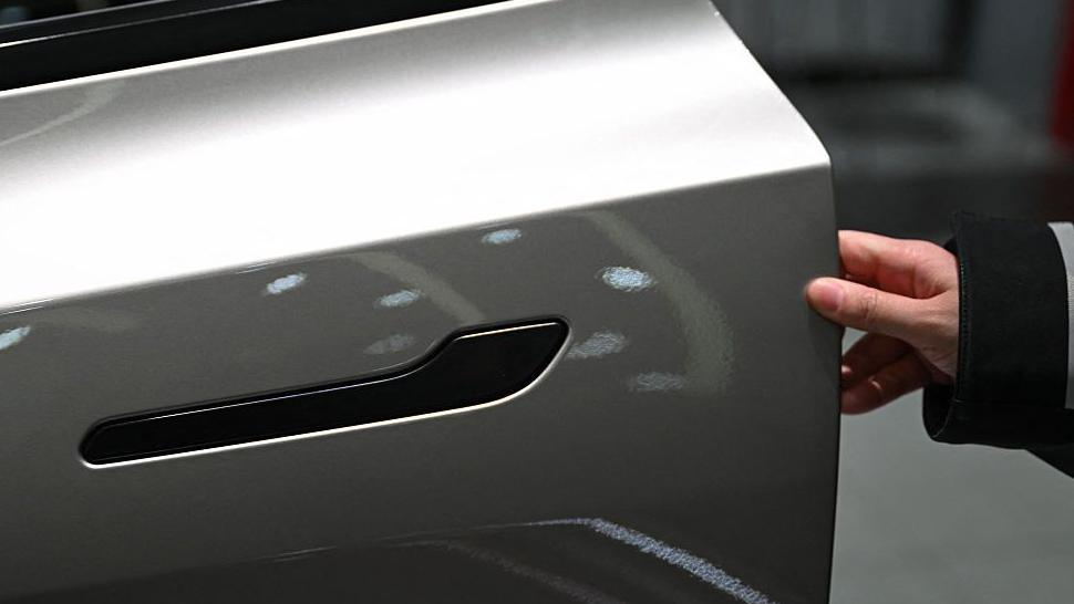 China’s Largest EV Recall: Nearly 3 Million Teslas and Others Identify Hidden Door Handle Safety Issues