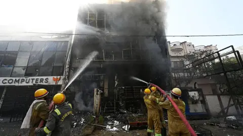 15 Dead in Lucknow Fire Prompt Inquiry into Commercial Building Safety