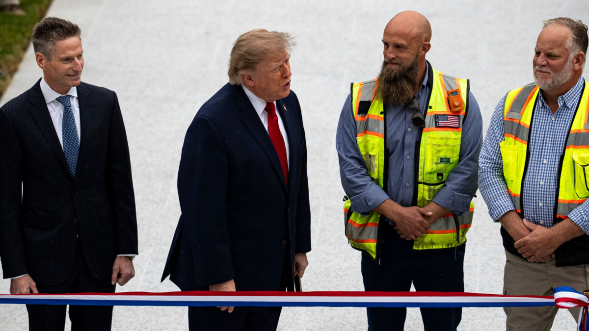 Trump’s Media Standoff: The White House Press Pool, the Helipad, and Constitutional Ripples