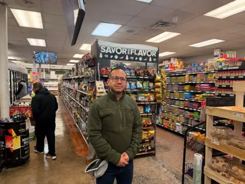 Little Village’s Struggles: How ICE Raids Transformed a Vibrant Chicago Neighborhood