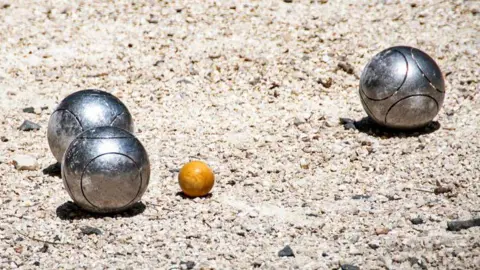 Pétanque tragedy: 68‑year‑old player dies after metal boule strike