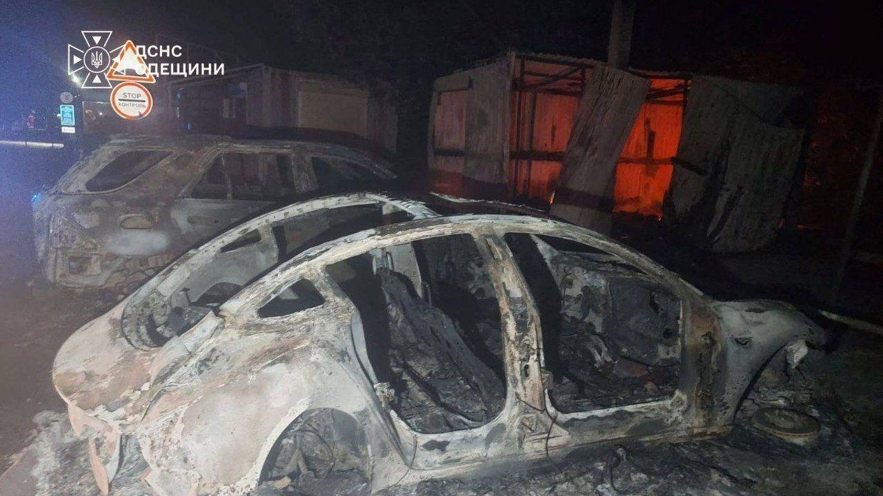 Russian drones hit the Ukraine‑Moldova border crossing, killing two