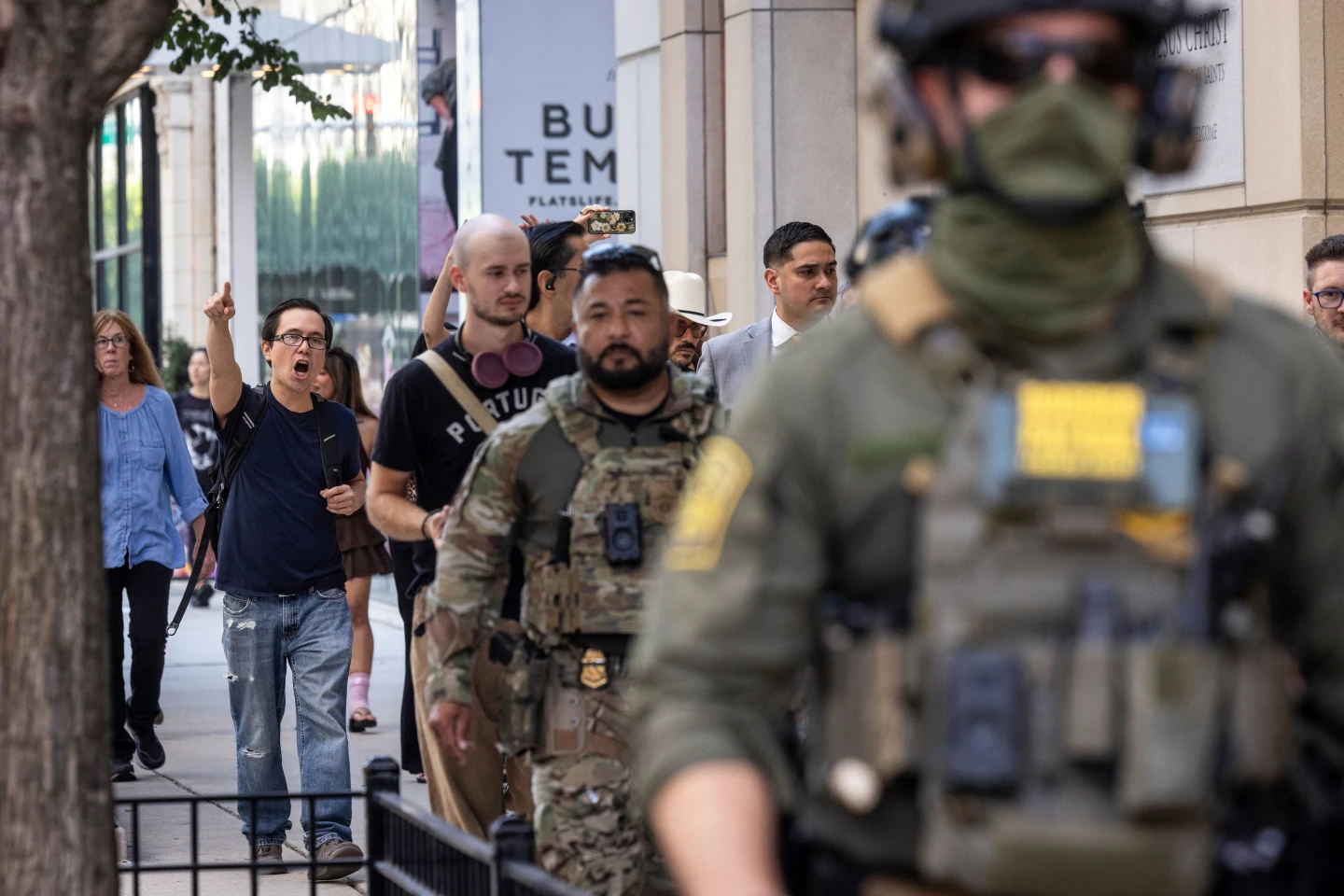 Apple Removes Controversial ICE Monitoring App Amid Pressure from U.S. Authorities