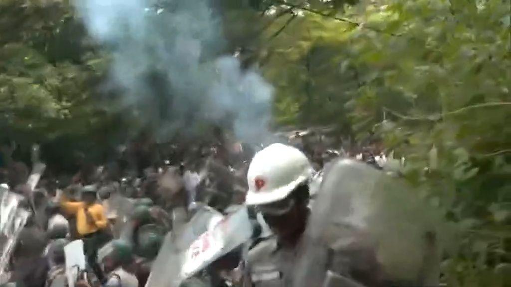 India’s Jharkhand Crackdown: Tear Gas, Political Tension, and the Quest for Exam Reform