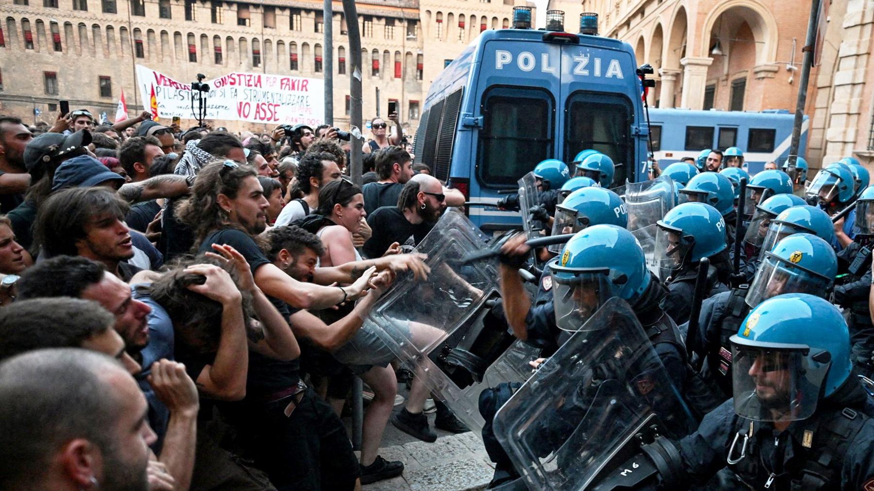 Dozens Hurt in Bologna Protests After Man Dies While Being Restraint by Police