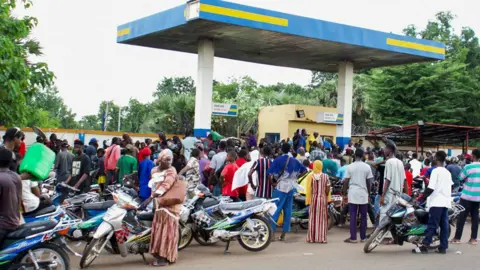 Fuel Blockade in Mali Capital Sparks Chaos and Business Disruption