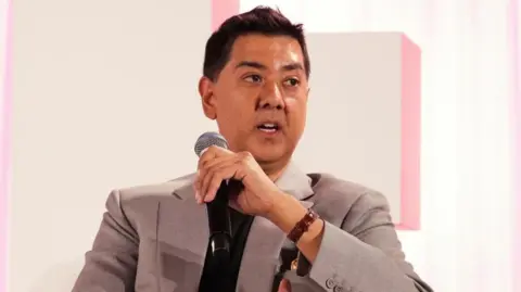 Judge Halts Deportation of British Social Media Activist Imran Ahmed