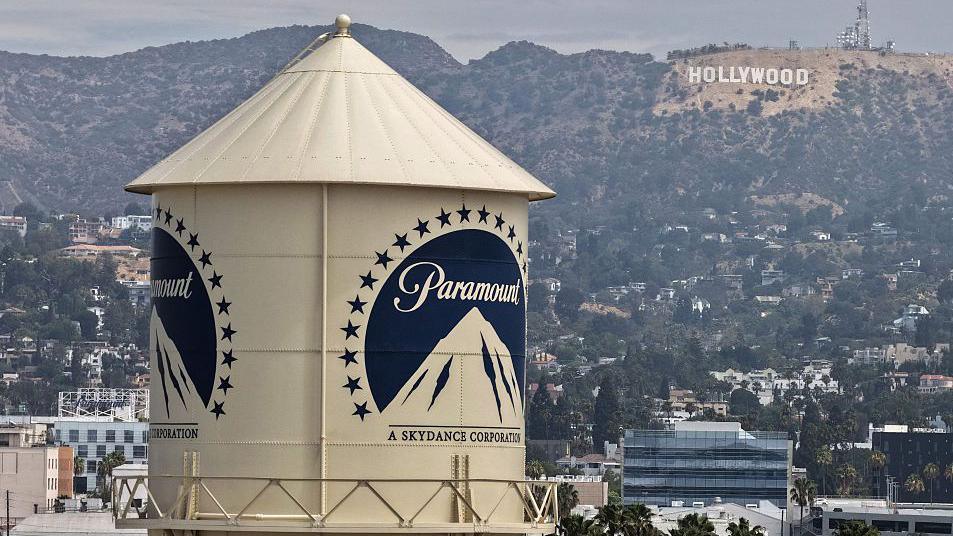 Judge Temporarily Blocks $110bn Paramount‐Warner Bros Merger