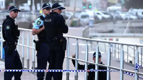 NSW Premier Defends Police Amid Bondi Beach Attack Criticism