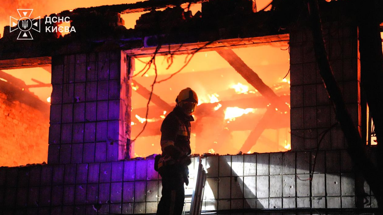 Russian attacks kill 12 in Kyiv, including six rail workers