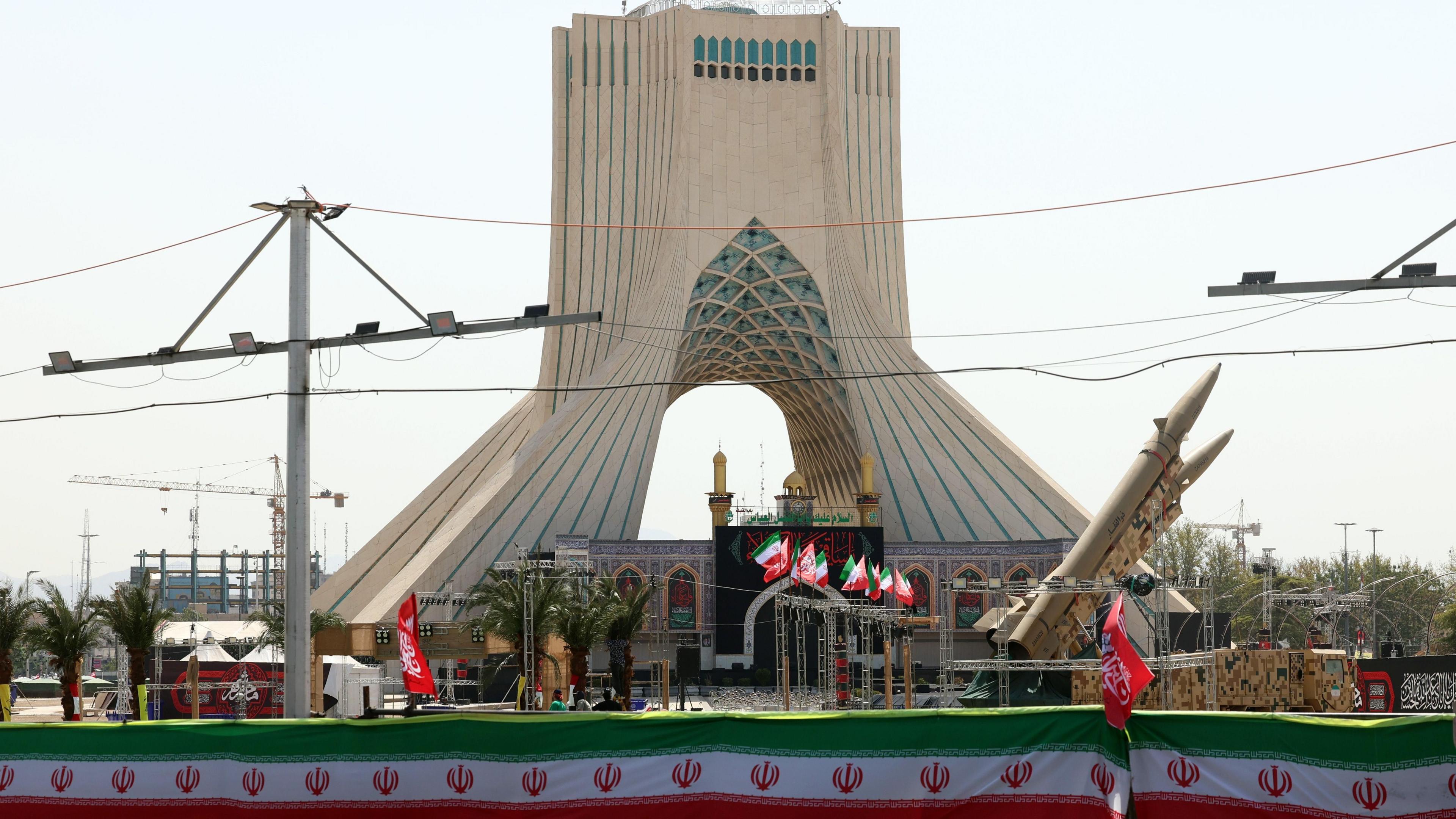 Saudi, US, and Houthi Blows: Tensions Rise Around Hormuz Strait