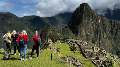 Tourist Transport Controversy Strands Visitors at Machu Picchu