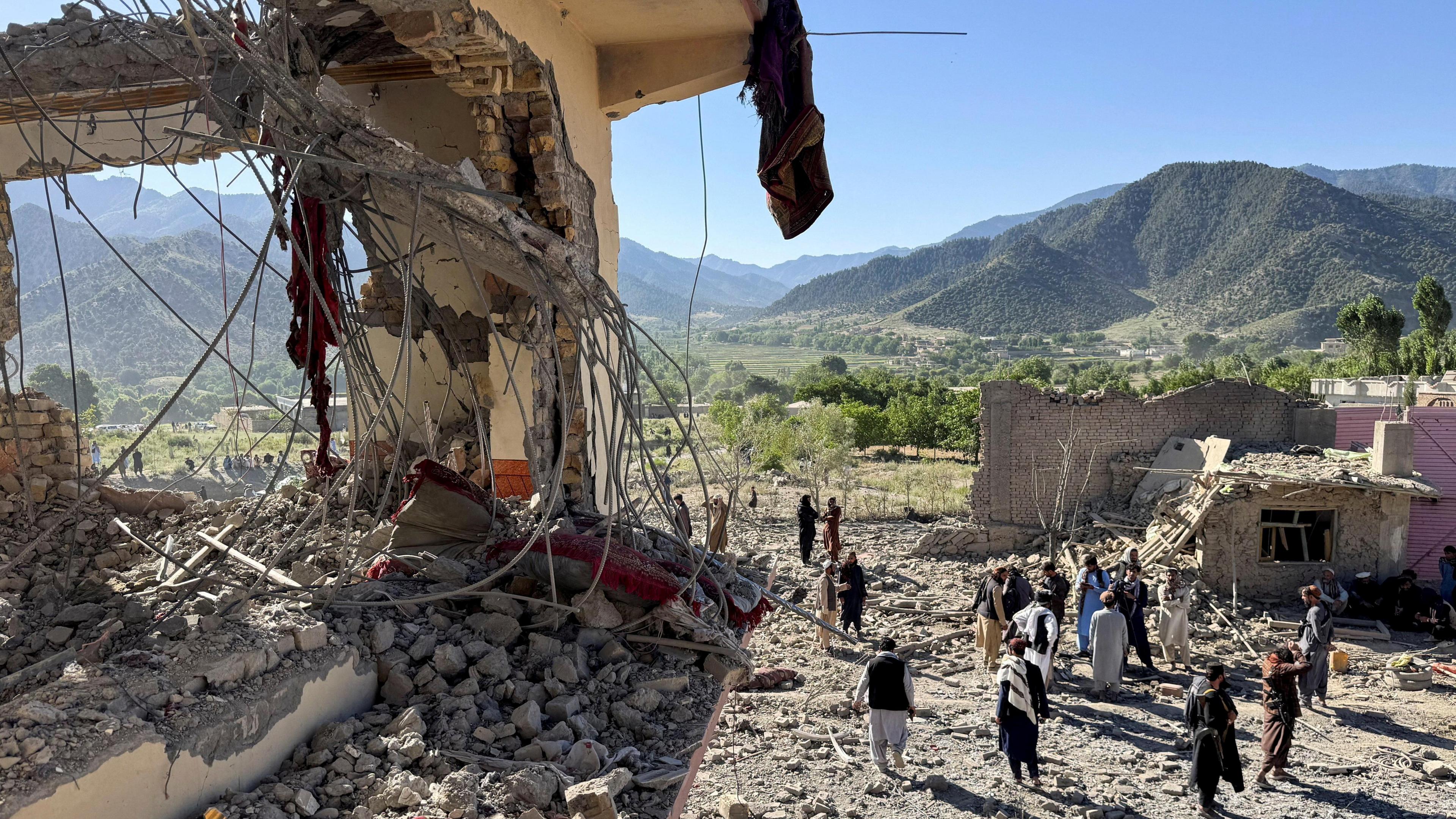 Pakistan's Air Strikes on Afghan Border Kill at Least 28 Civilians, UN Reports