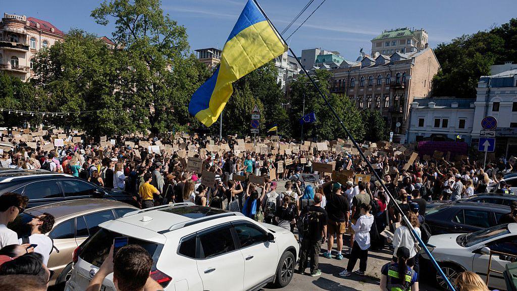 Ukrainian Protesters Rally Against Zelensky's Abrupt Fire of Defence Minister Fedorov