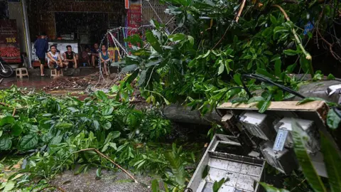 Devastating Typhoon Bualoi Claims Lives and Causes Widespread Destruction in Vietnam