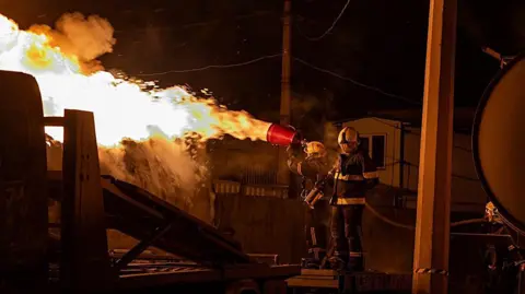 Escalating Tensions: Russia Strikes Ukraine Amid Ongoing Peace Talks