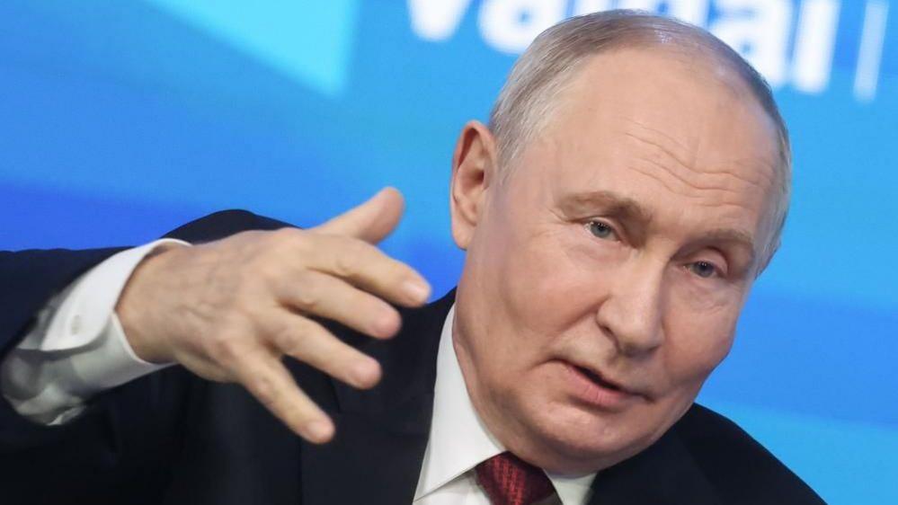 Putin warns West of nuclear threat to Kaliningrad amid rising tensions