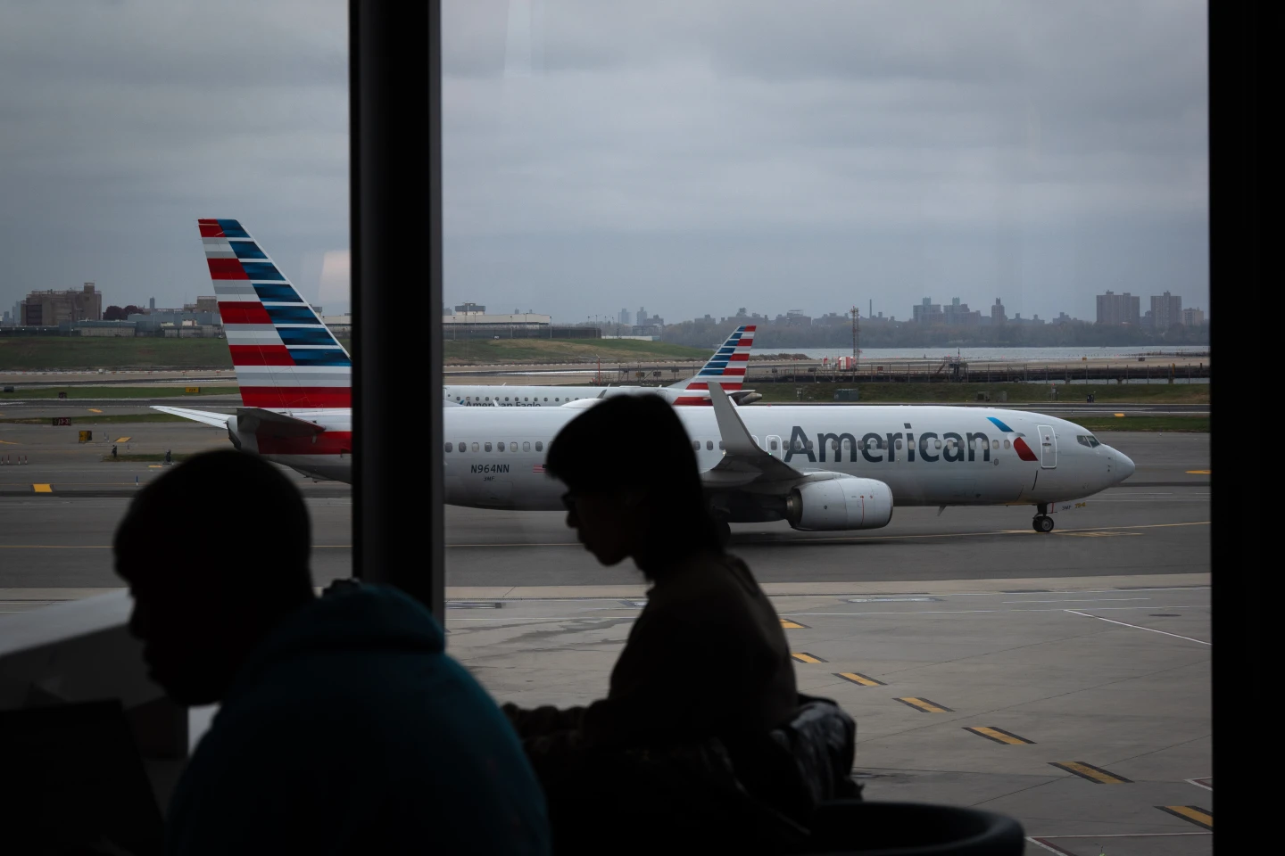 Airport Chaos Looms as Government Shutdown Continues