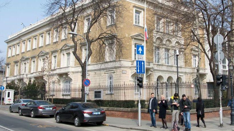 Hungary Expels Ten Russian Diplomats as Relations Worsen