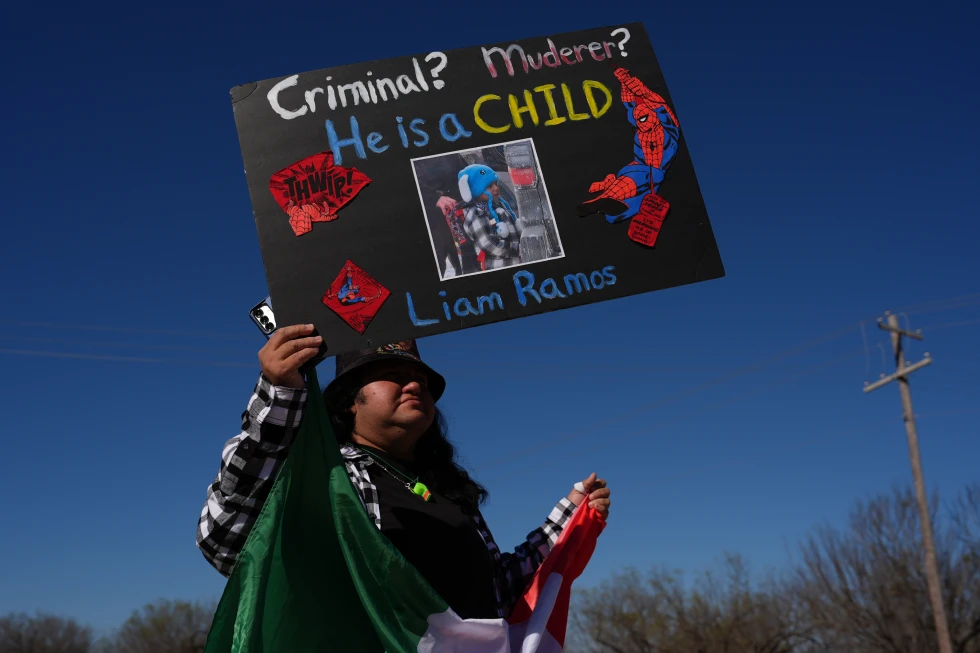 Congressional Visit Highlights Immigration Protests in Texas