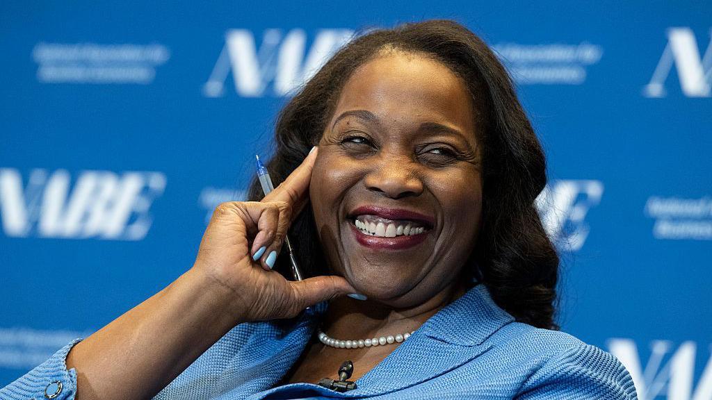 Supreme Court Blocks Trump’s Bid to Remove Federal Reserve Governor Lisa Cook