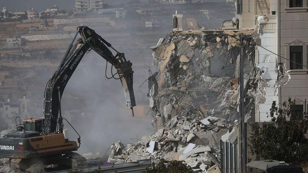 Hebron Under Siege: Israeli Forces Begin Demolition After Dual Soldier Killings