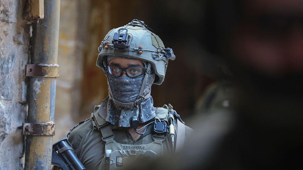 Israeli soldier in Hebron