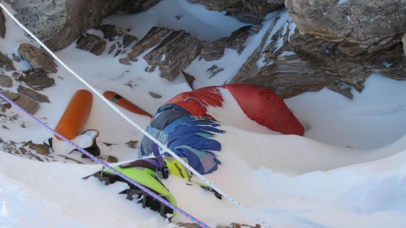 After Three Decades, the ‘Green Boots’ Body on Everest May Be Retrieved