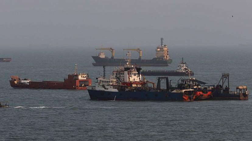 Iranian Projectile Strike Claims Lives of Two Filipino Sailors on Saudi Super‑Tanker
