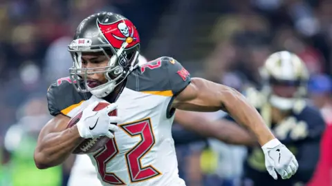 Tragic Passing of Former NFL Star Doug Martin in Police Custody