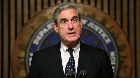 Tributes Pour in for Robert Mueller, Ex-FBI Chief Who Led the Trump-Russia Investigation