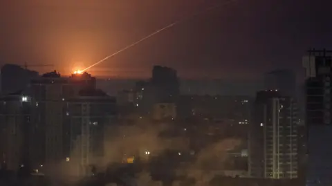 Kyiv Faces Gripping Cold After Russian Airstrikes Knock Out Power and Heating