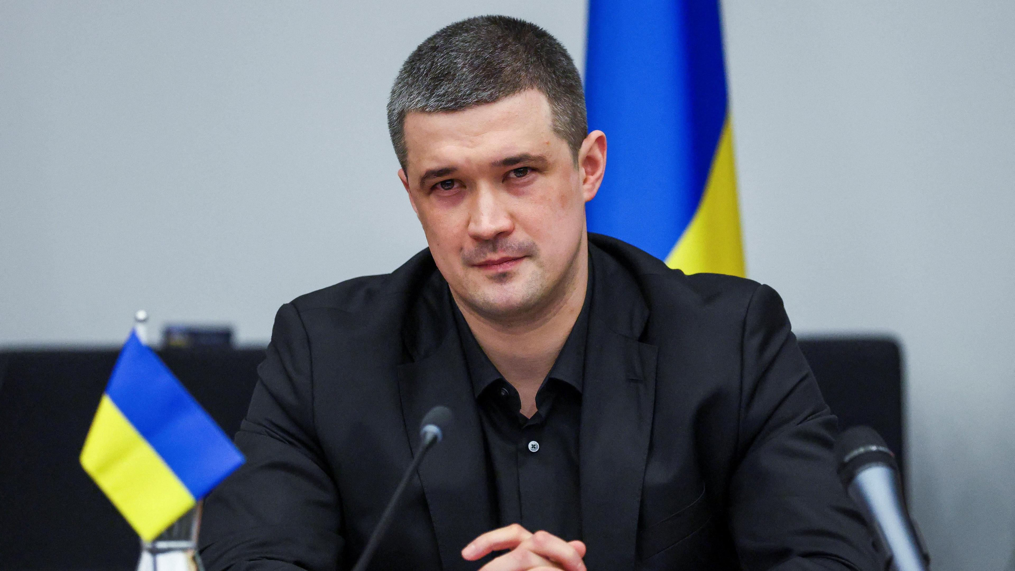 Former Ukrainian Defence Minister Calls for Wartime Elections