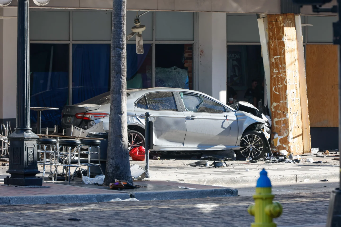 Tragic Car Crash in Tampa Claims Four Lives