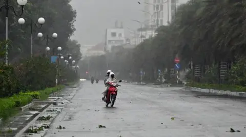 Typhoon Kalmaegi Strikes Vietnam Following Devastating Toll in the Philippines