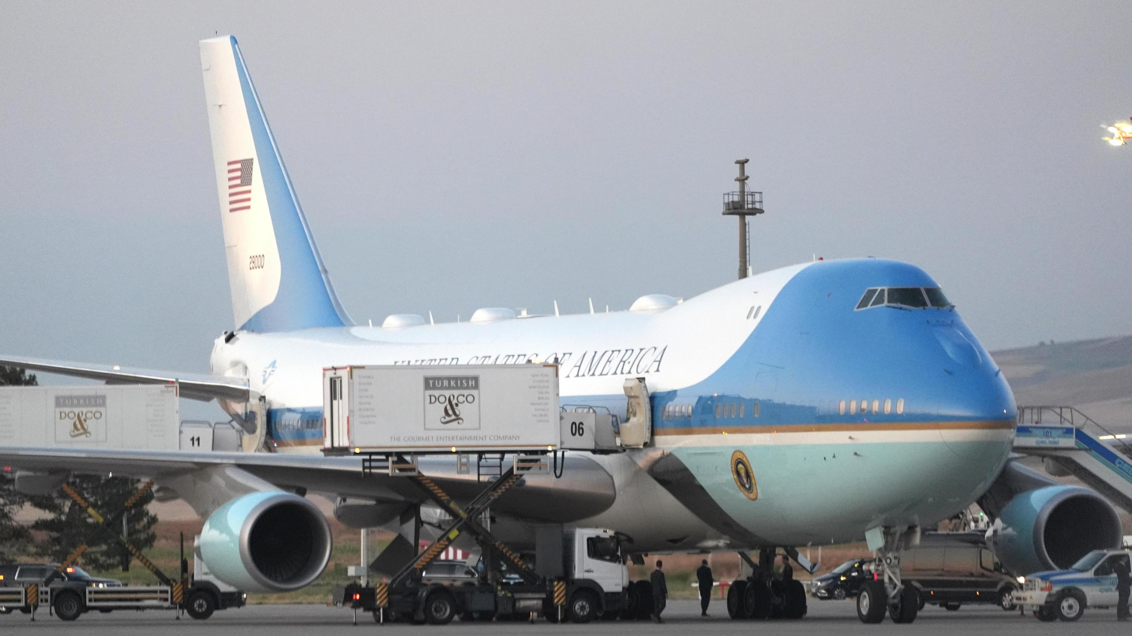 Trump and Cabinet Officials Sneaked into Decoy Air Force One for Secret Flight Swap