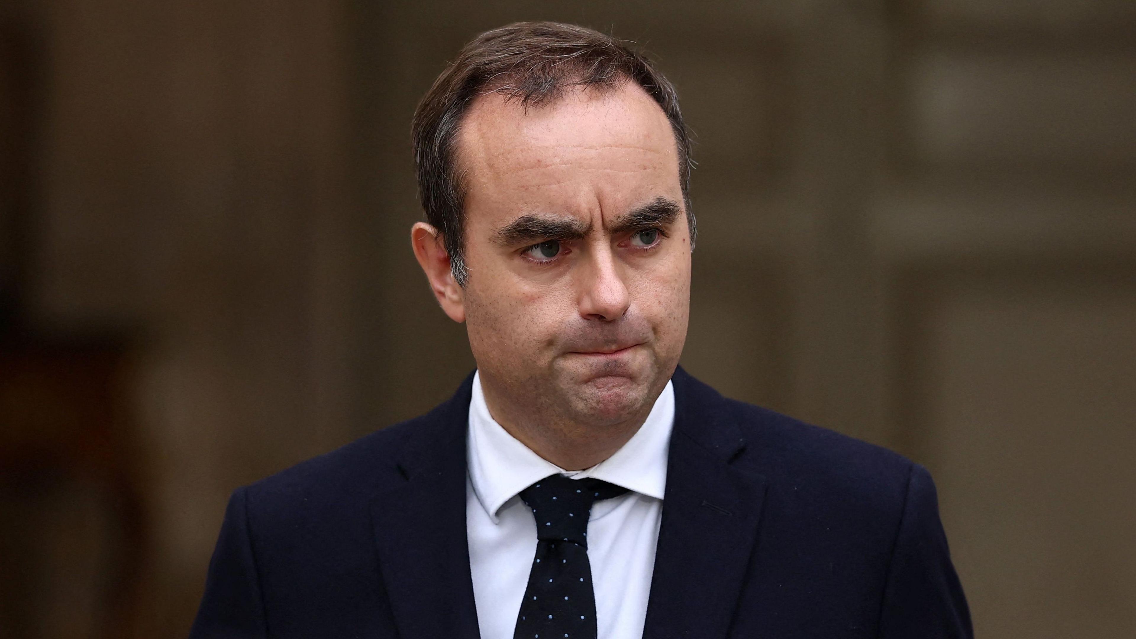 French Prime Minister Urges Calm as Student Blockades Intensify