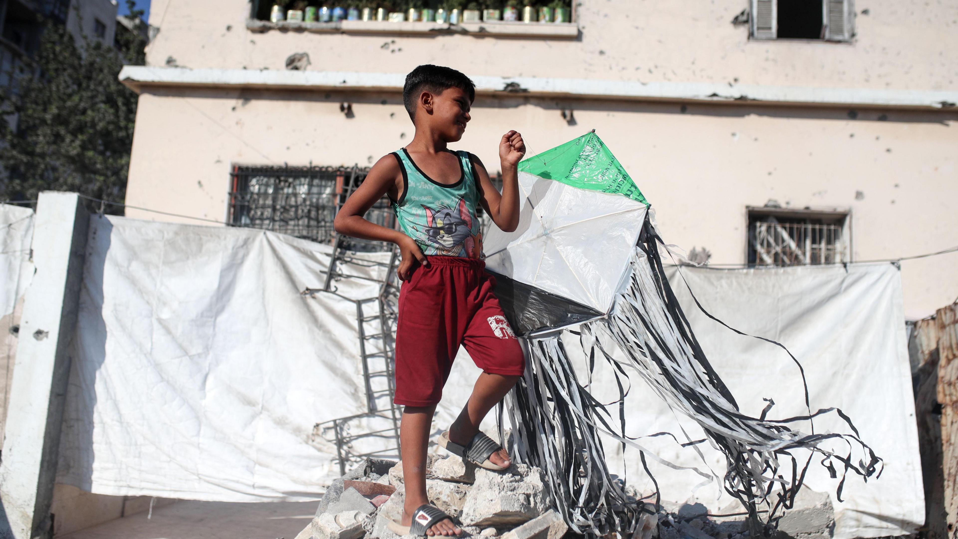 Israel Warns of 'Forceful' Response to Kites Flown from Gaza
