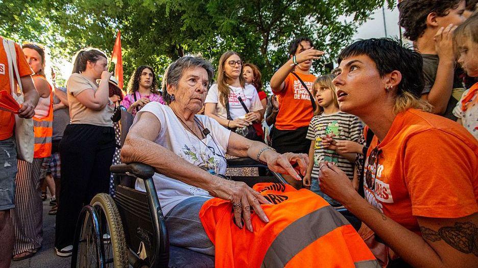 Elderly Spanish woman evicted from home can return, lawyer says