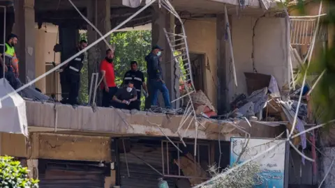Israeli Strike on Beirut’s Dahieh Suburb Claims Three, Fuels Tense Iran‑US‑Israel Talks