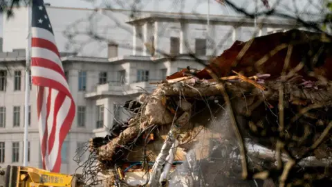 Trump's White House Renovation Faces Backlash Amid Exemption from Preservation Rules