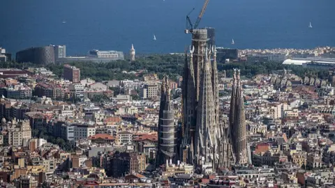 Sagrada Família Reigns as the Tallest Church in the World