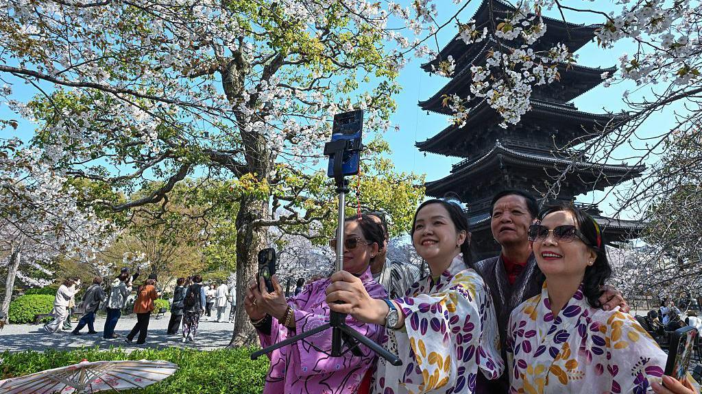 Japan Raises Visa Fees by 5×, First Increase Since 1978